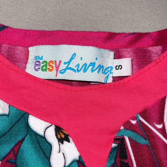 SUPER Cute Fuchsia Floral Top and Shorts - Picture 3 of 5